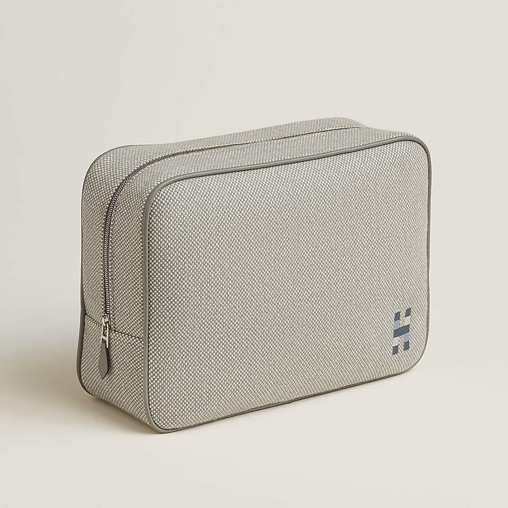 Chapitre H Cavalier case, large model - Grey | Hermès Canada Chapitre H Cavalier case, large model - Grey | Hermès Canada